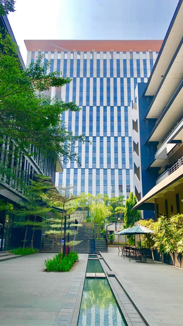 Modern commercial courtyard with green building features