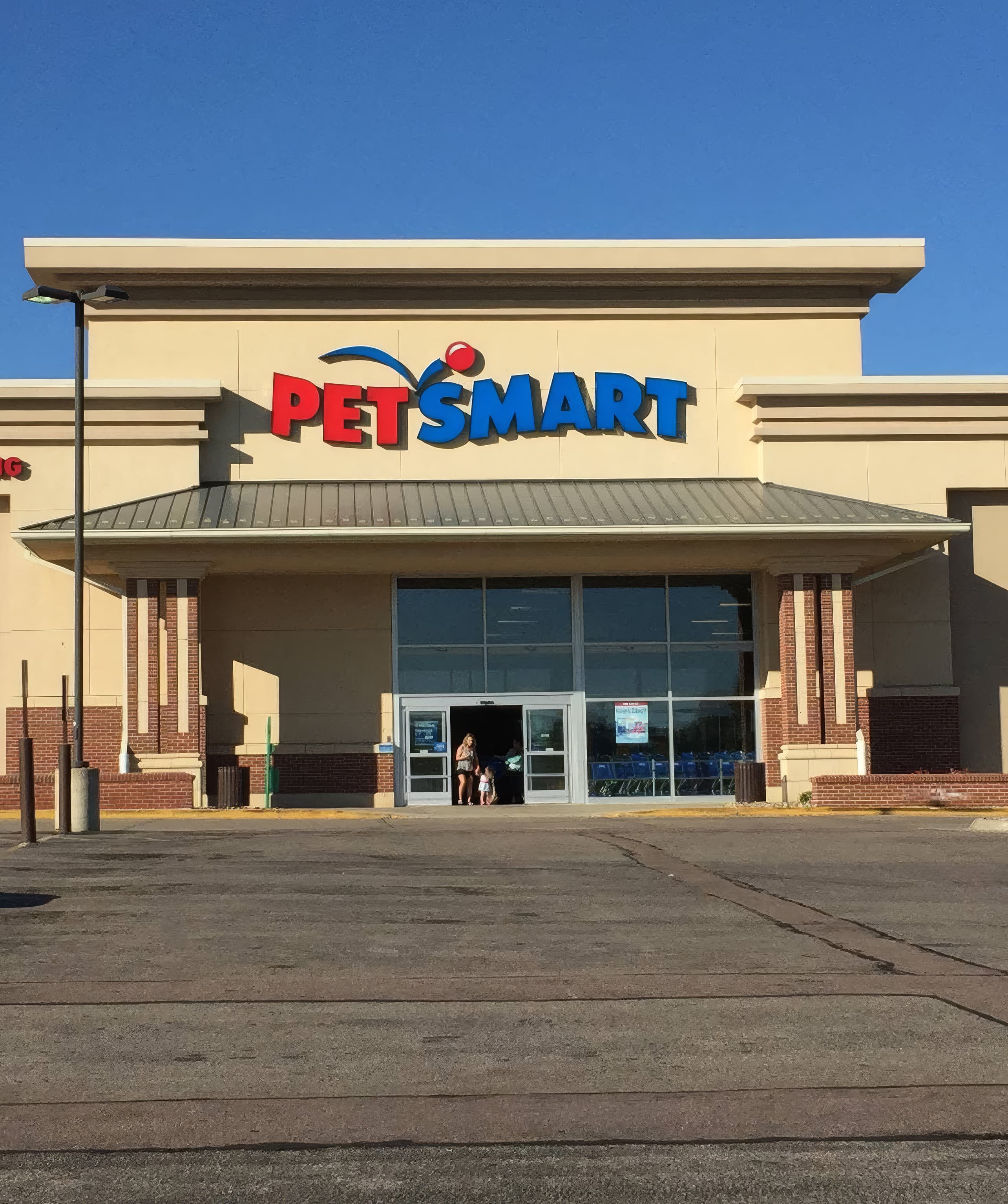 PetSmart NNN retail property in Oregon